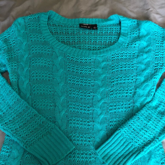 Lightweight Sweater - Picture 3 of 3